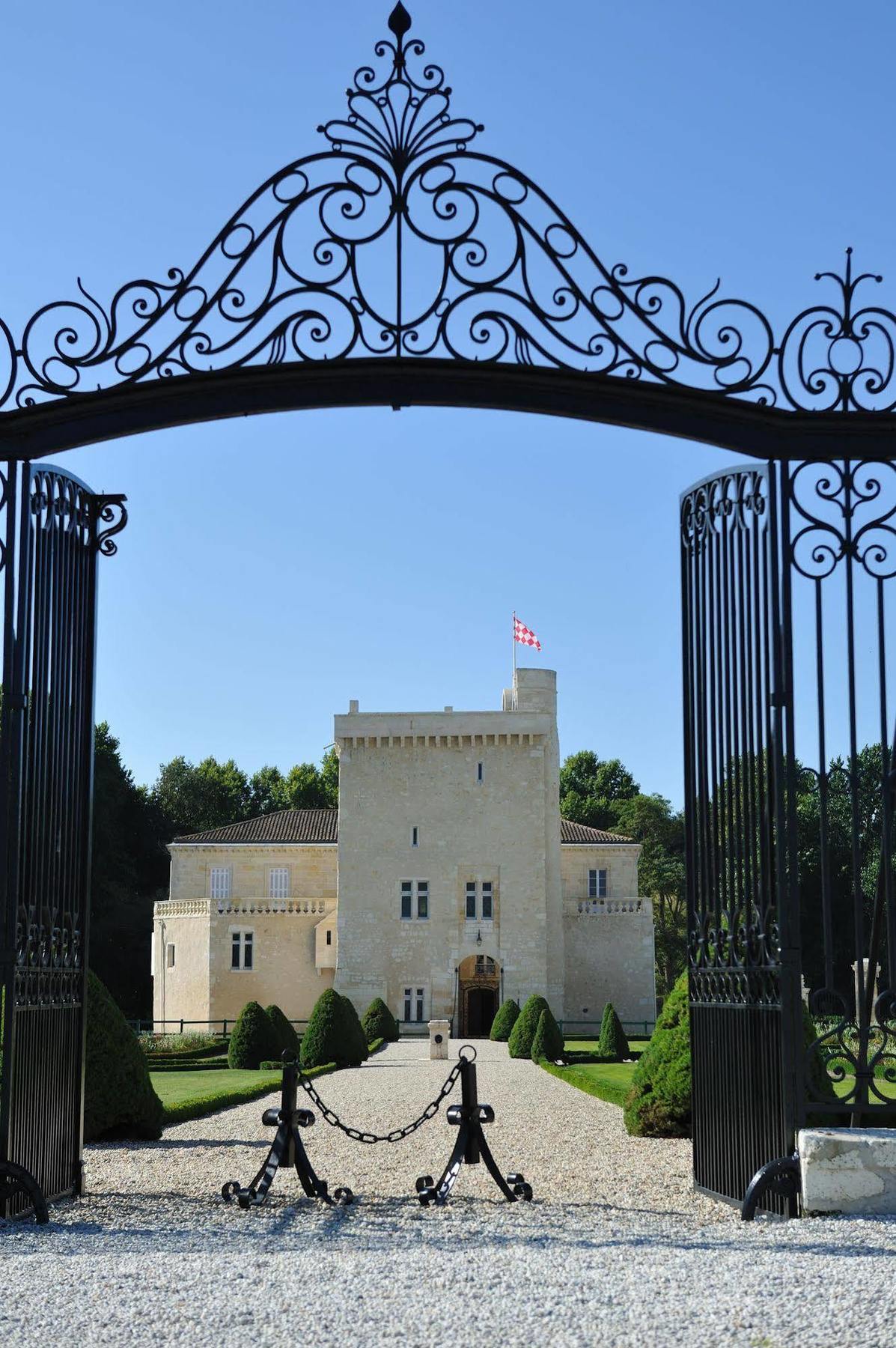 Chateau La Tour Carnet Bed & Breakfast Saint-Laurent-de-Medoc Exterior photo